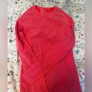 Figs salta size small in fiery coral euc